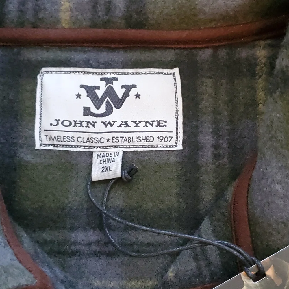 NWT pullover - Picture 2 of 6